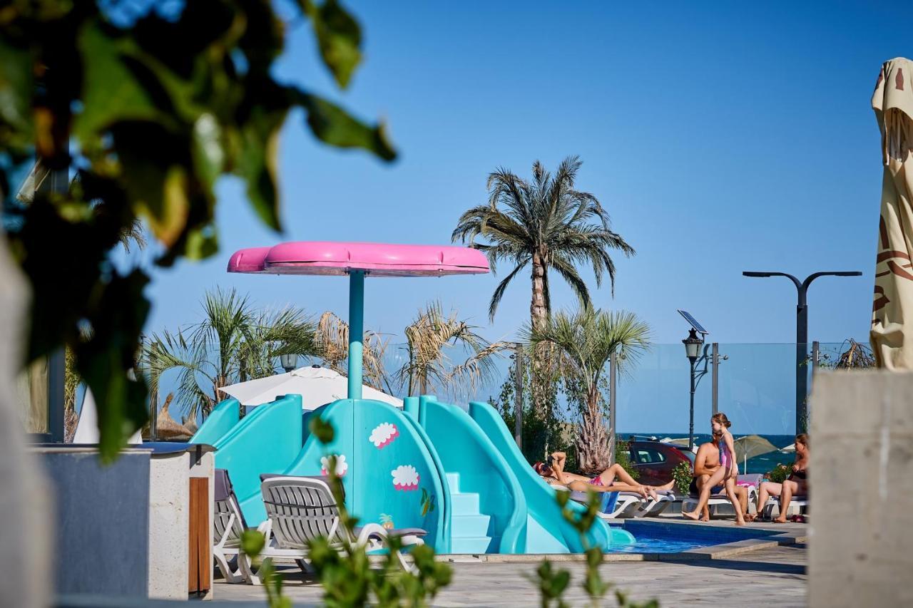 Rainbow Sea View Apartment Spa N Pool Resort - Parking Mamaia Luaran gambar