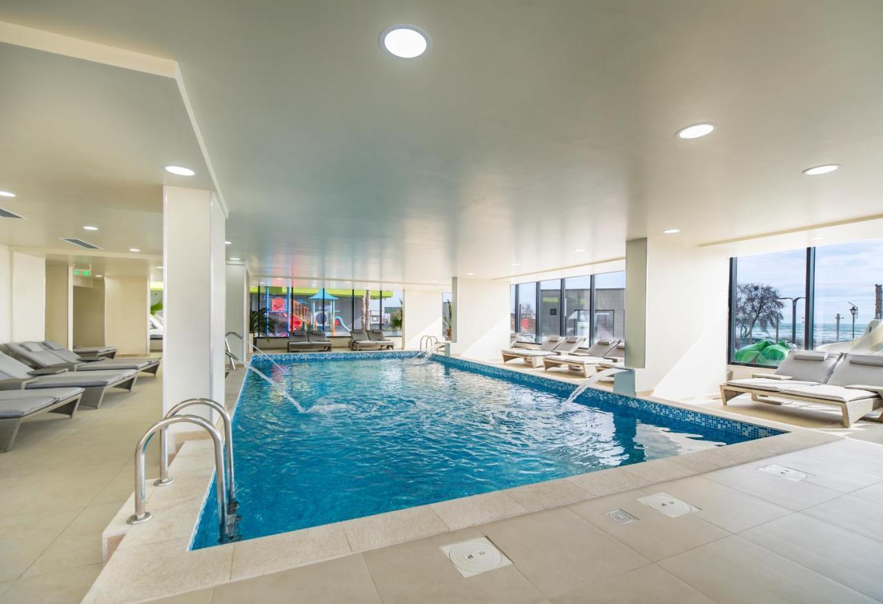 Rainbow Sea View Apartment Spa N Pool Resort - Parking Mamaia Luaran gambar
